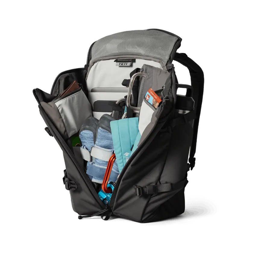 site_studio_bags_Ranchero_22L_Black_Packed_297_Primary_B_2400x2400.webp
