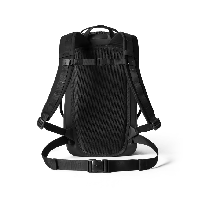 site_studio_bags_Cayo_25_Black_Back_141_Primary_B_2400x2400.webp