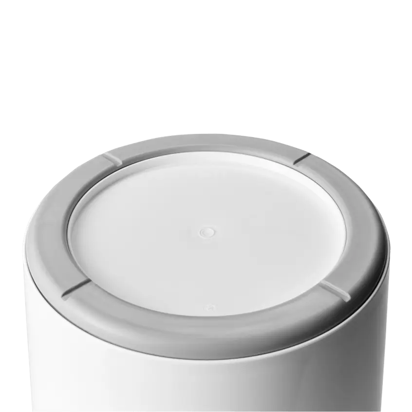 W-Loadout_Bucket_White_Rubber_Detail_3263_B.webp