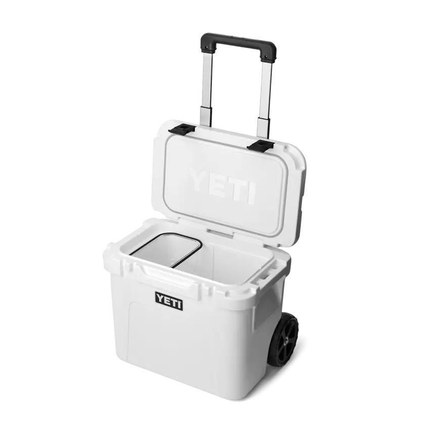 W-site_studio_hard_goods_Roadie_32_White_3QTER_Basket_4308_Primary_B_2400x2400.webp